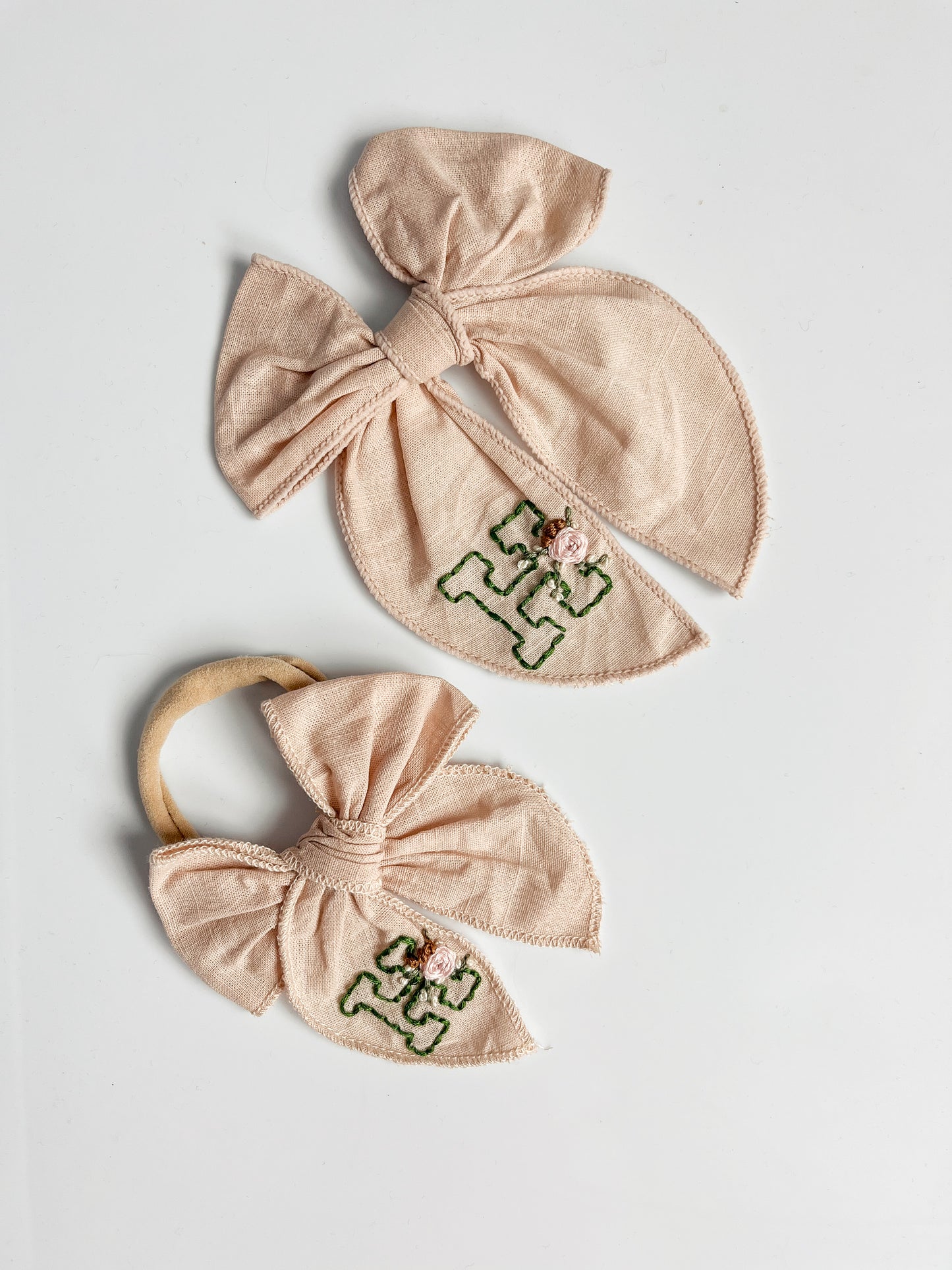 Personalized Linen Fable Bows on Alligator Clips--Medium + Large